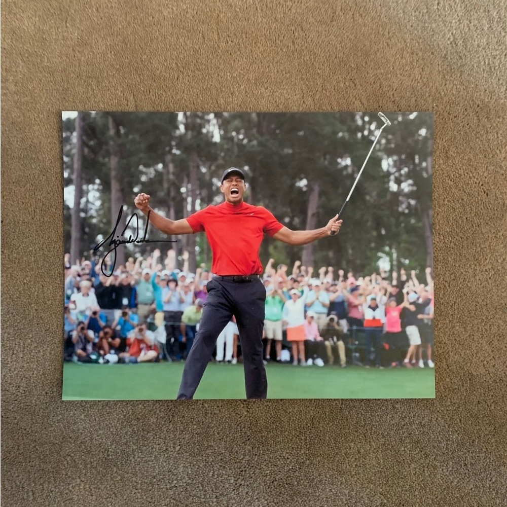 Tiger Woods Autographed Photo 8.5x11 Golf